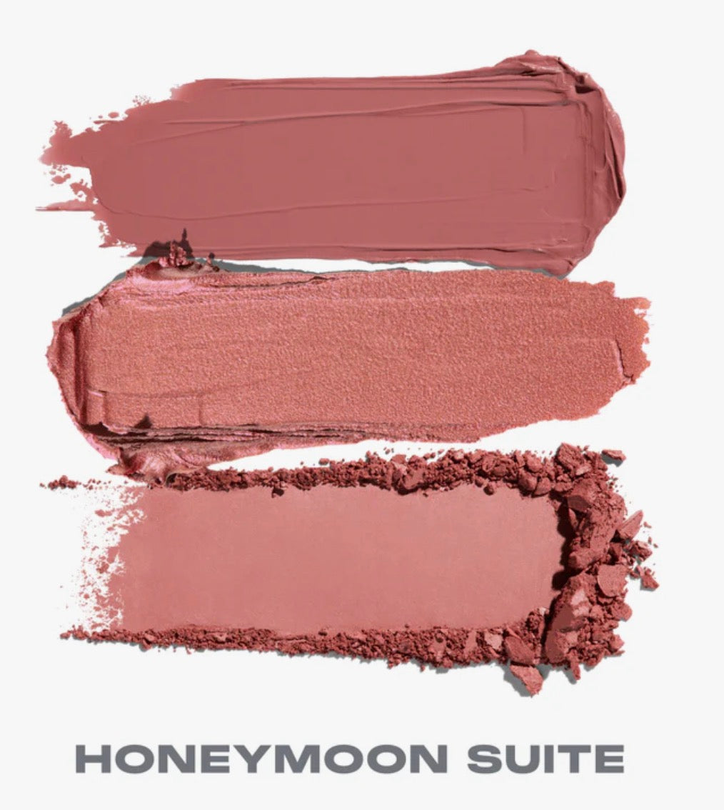 Cheek Thrills Multi Finish Face Trío🌸